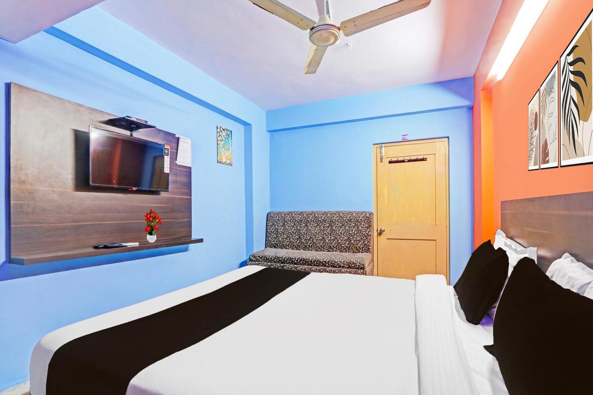 Super Hotel O Karimnagar Esterno foto
